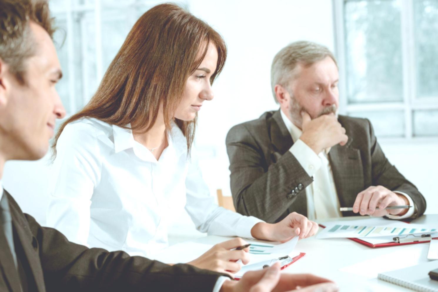 Arbeitsplatz bei lumarionyx mit Budgetanalysen